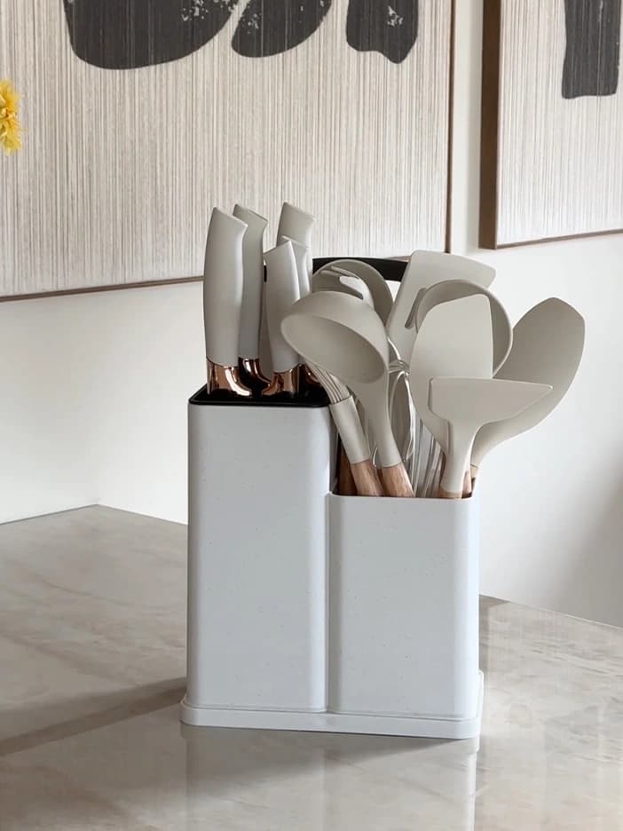 Review foto van 19-delige keukenset nude op keukenblad